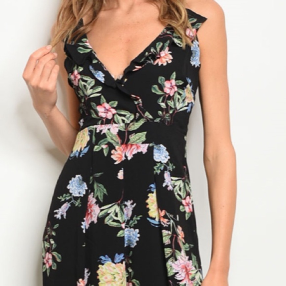 ☀️BLACK FLORAL JUMPSUIT - Picture 4 of 5